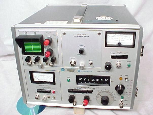 MOTOROLA R-1200A COMMUNICATIONS TEST RF SERVICE MONITOR